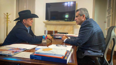Photo of Zorro con Luis Fernando Velasco en gestión de recursos para seguridad